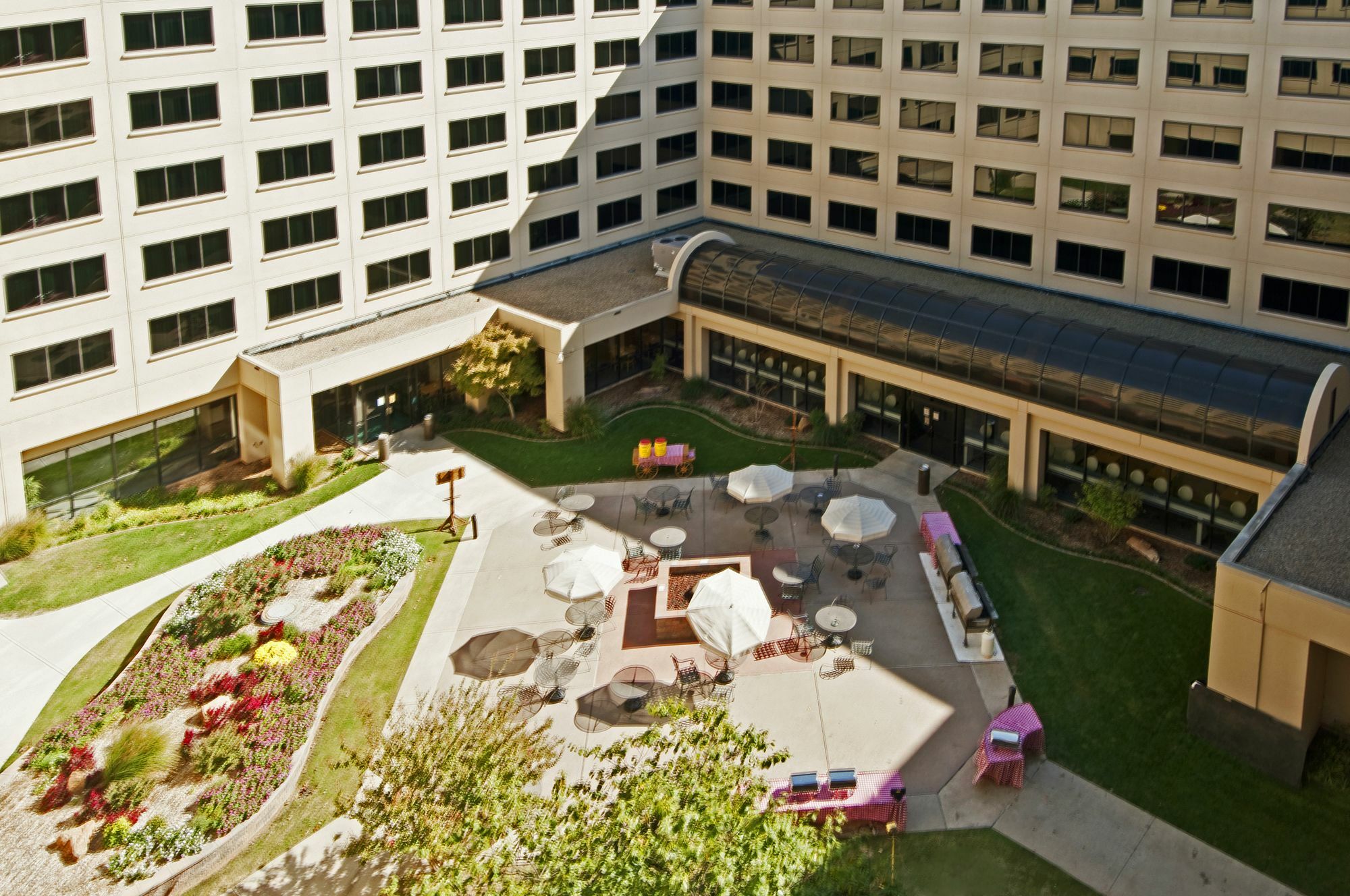 Nced Conference Center & Hotel Norman Esterno foto